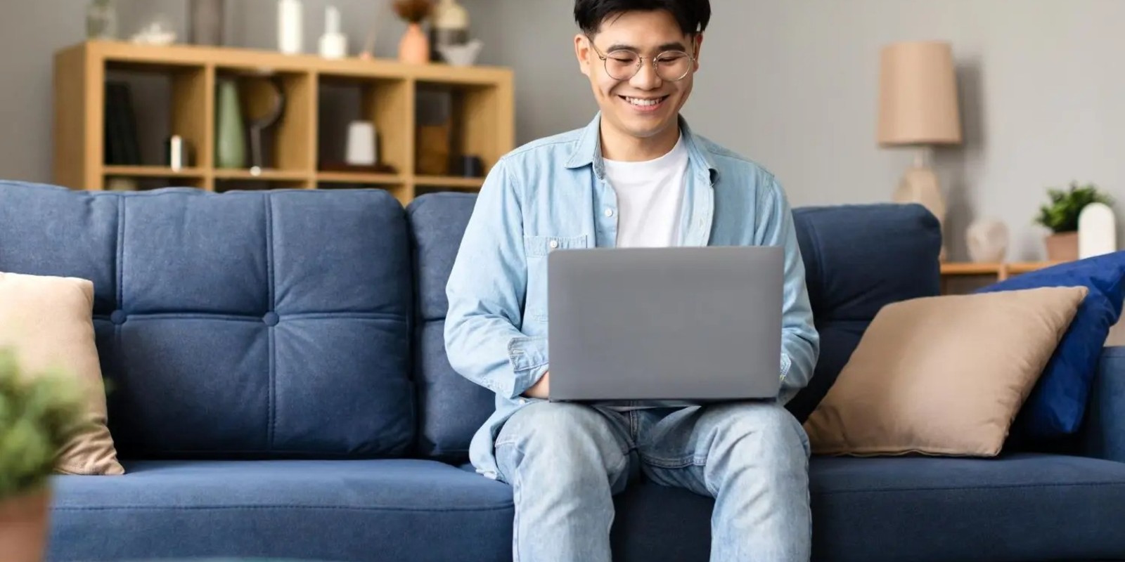 In-Person vs. Online Psychotherapy at Home in Dubai – Which Is Better?