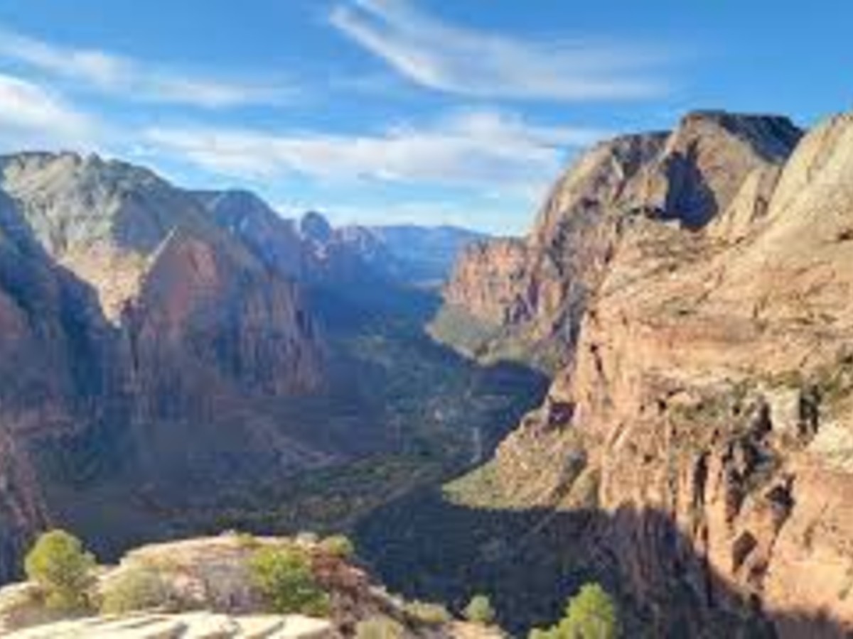 16 Best Hikes in Zion National Park, Utah: Trails & Slot Canyons