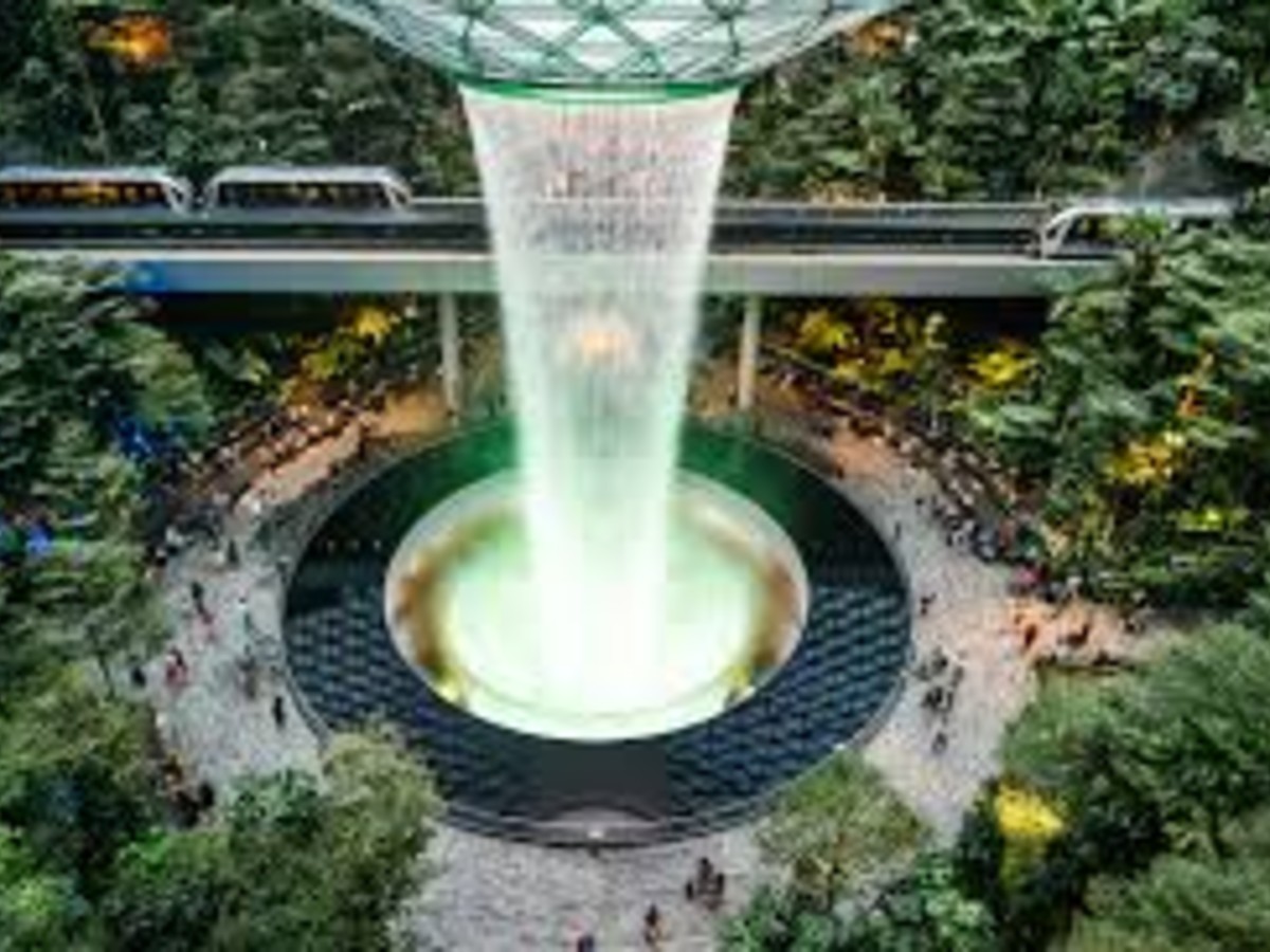 15 Best Things To Do In Singapore Airport (Changi Layover Guide)