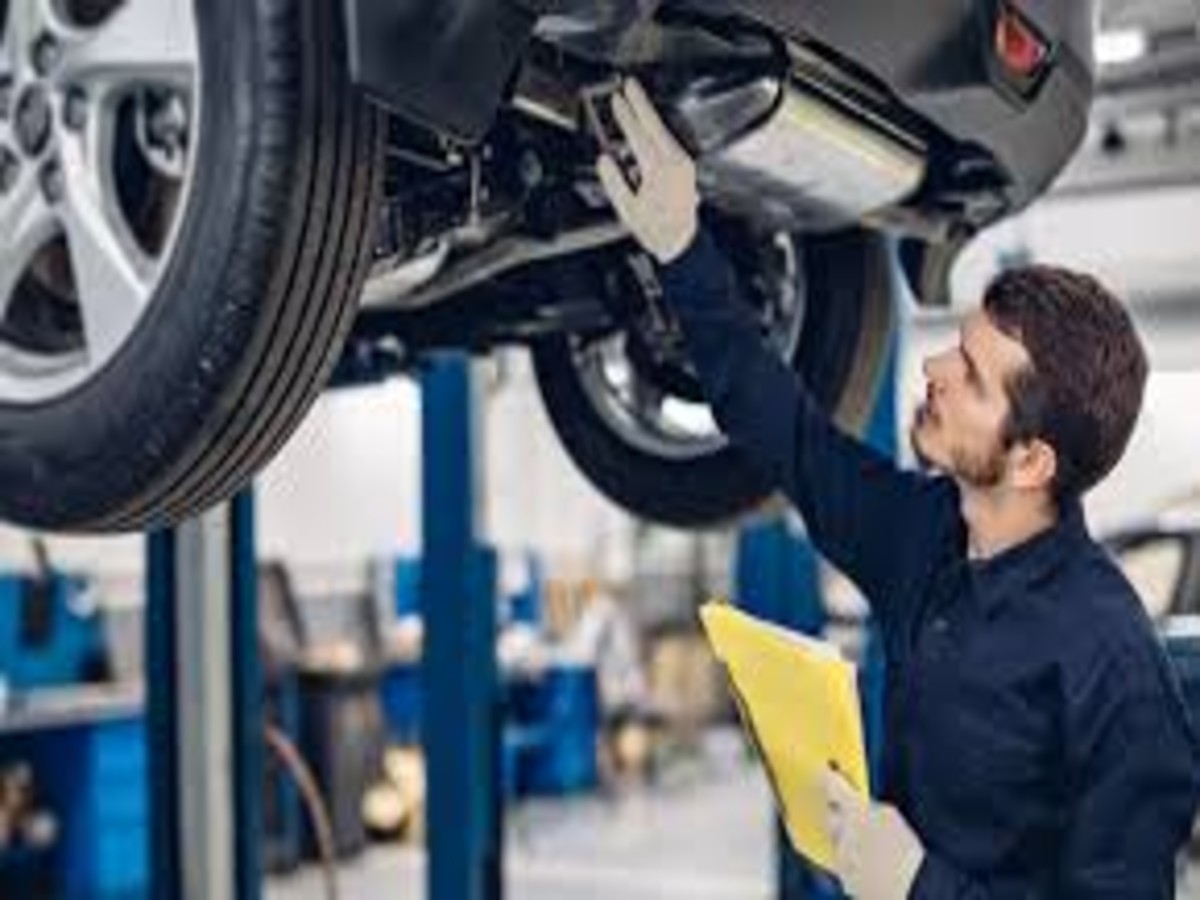 7 Smart Reasons to Book Regular Car Servicing in Dubai
